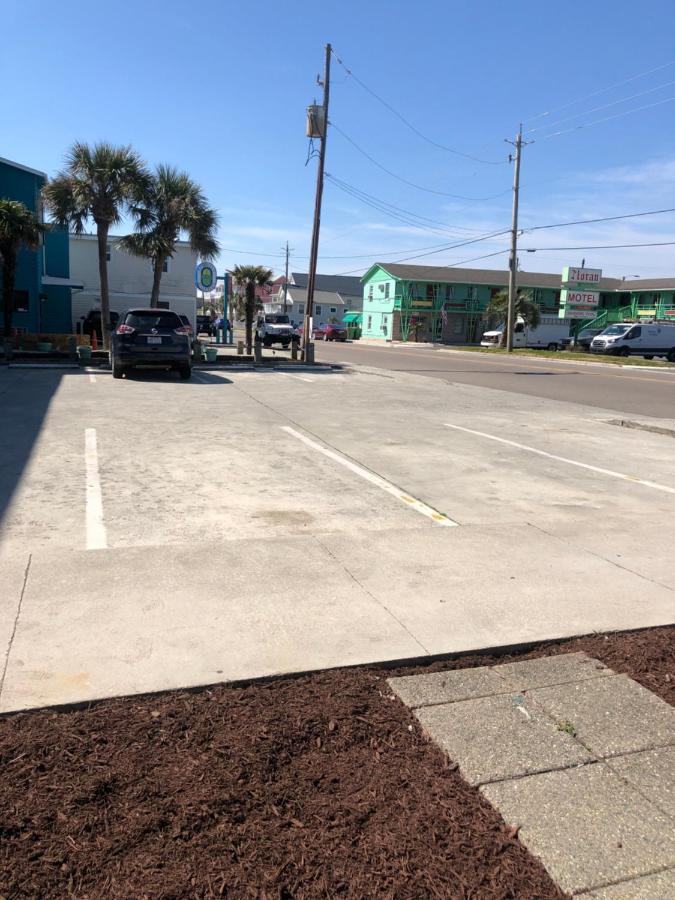 Admiral'S Quarters Motel Kure Beach Bagian luar foto