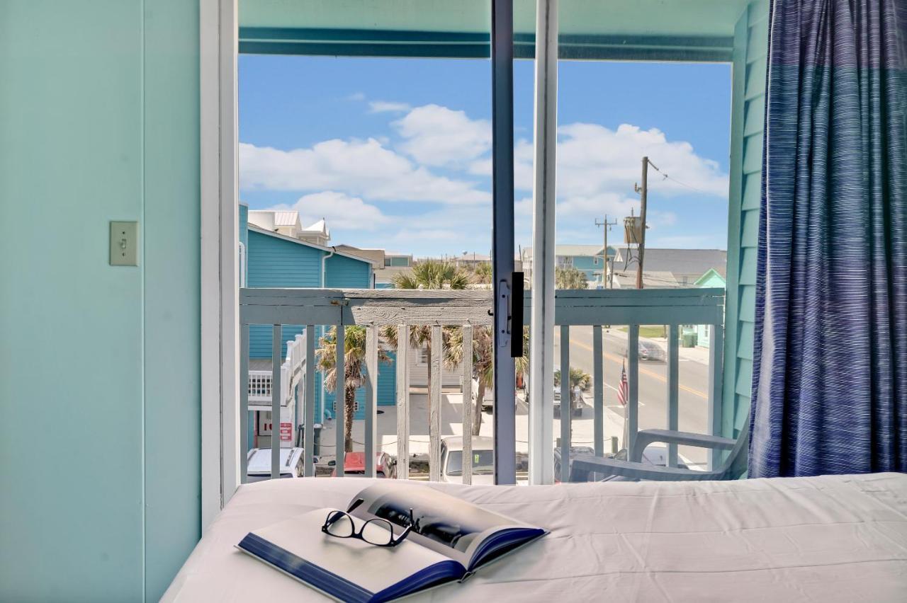 Admiral'S Quarters Motel Kure Beach Bagian luar foto